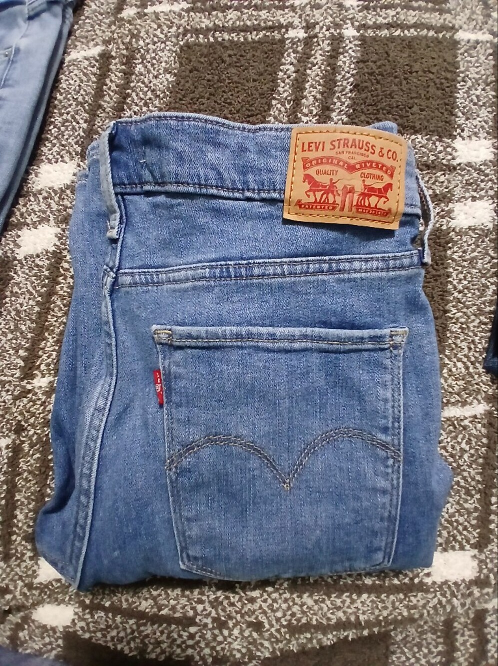 Bundle Of Levi's Denim - Picture 4 of 7